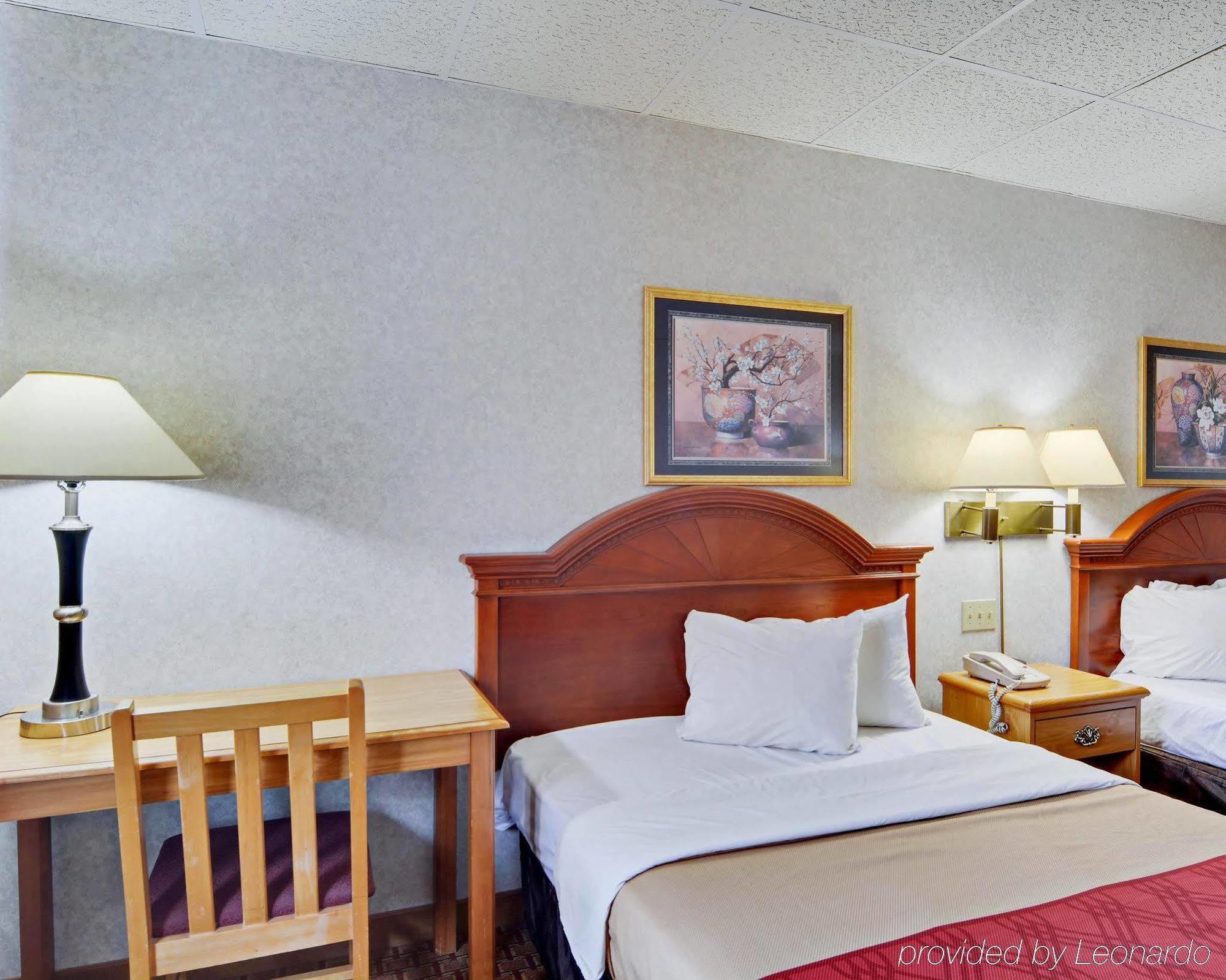 Econo Lodge Wytheville I-77 & I-81 Exterior photo